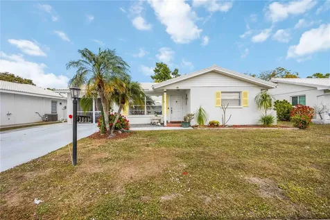 3801 Chinaberry Bradenton FL 34208