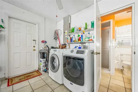 3801 Chinaberry Bradenton FL 34208