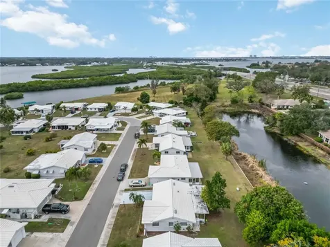 3801 Chinaberry Bradenton FL 34208