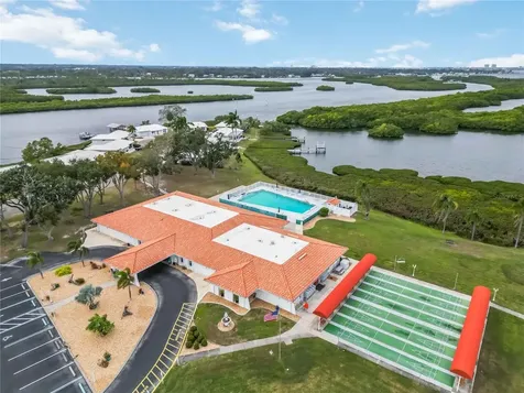 3801 Chinaberry Bradenton FL 34208