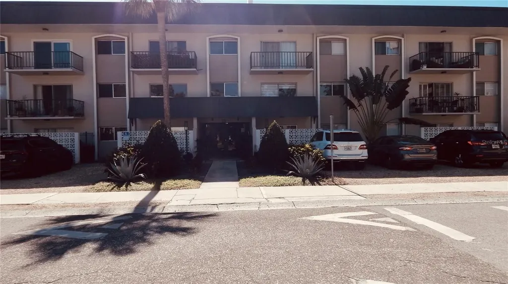 4606 W Gray Street Tampa FL 33609