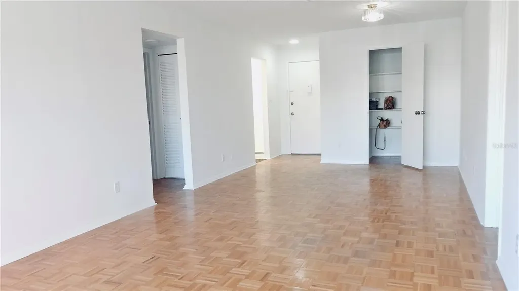 4606 W Gray Street Tampa FL 33609