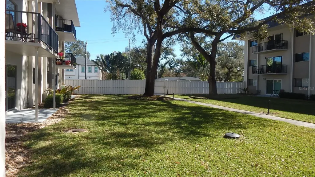 4606 W Gray Street Tampa FL 33609