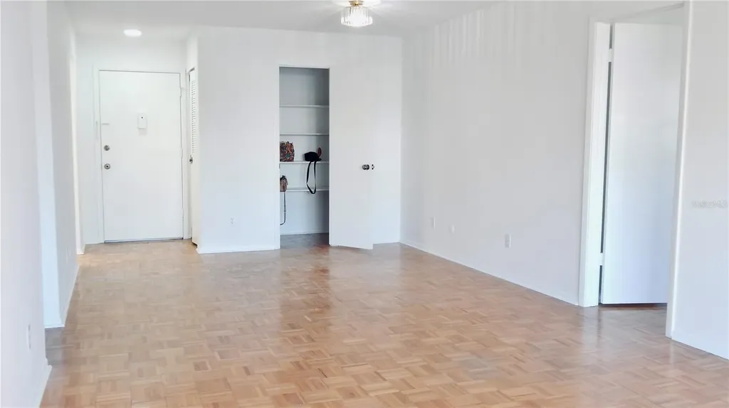 4606 W Gray Street Tampa FL 33609
