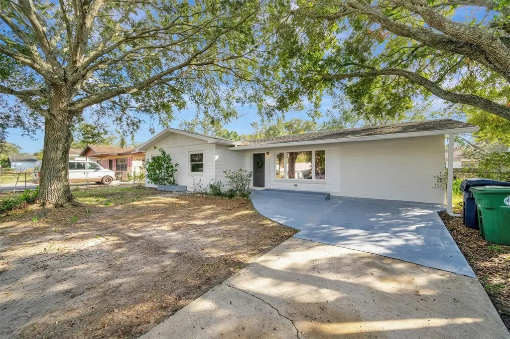 2003 E Hanna Avenue Tampa FL 33610