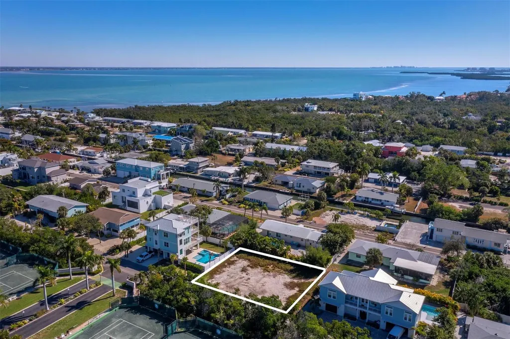 620 Companion Way Longboat Key FL 34228