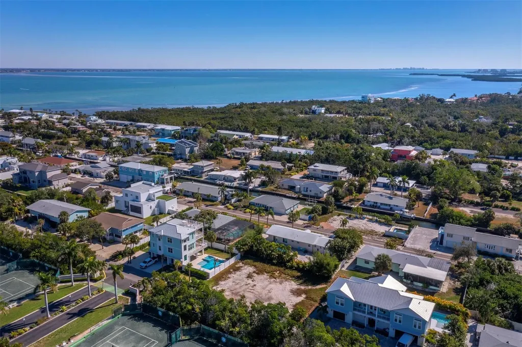 620 Companion Way Longboat Key FL 34228