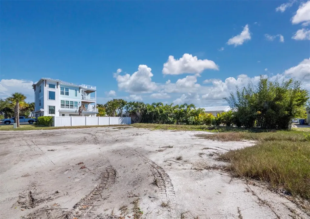 620 Companion Way Longboat Key FL 34228