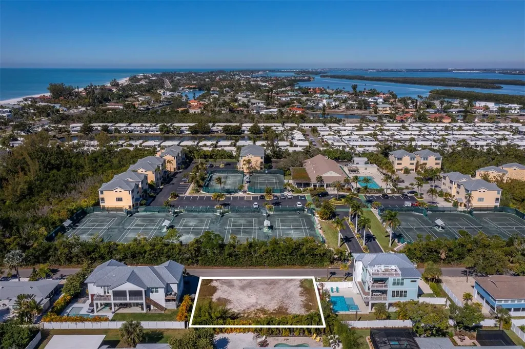 620 Companion Way Longboat Key FL 34228