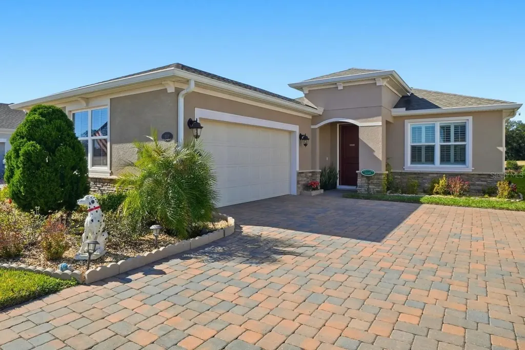 1102 Victoria Hills Drive S Deland FL 32724