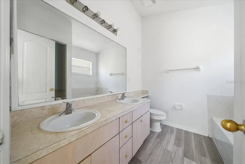 7962 Niagara Falls Court Orlando FL 32825