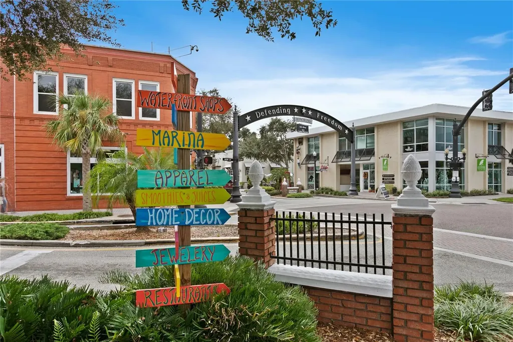 902 Beltrees Street Dunedin FL 34698