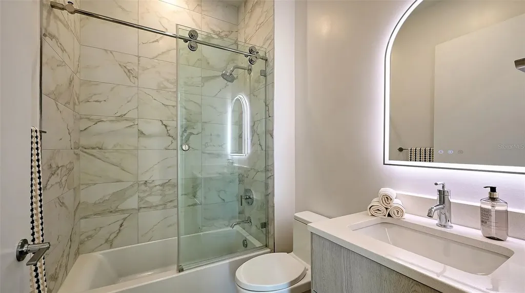 33 S Palm Avenue Sarasota FL 34236