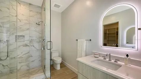 33 S Palm Avenue Sarasota FL 34236