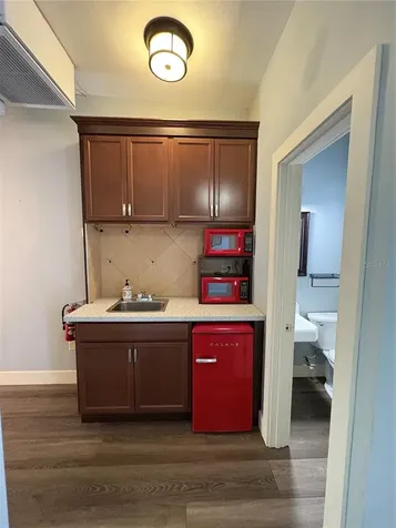 25 Drennen Road Orlando FL 32806