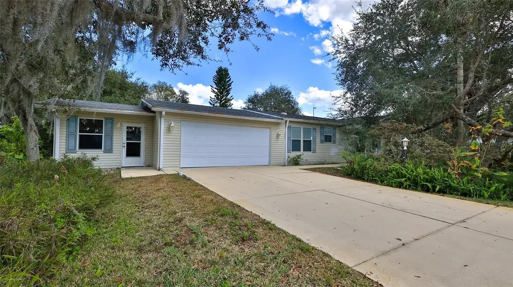 415 Sioux Boulevard Oak Hill FL 32759