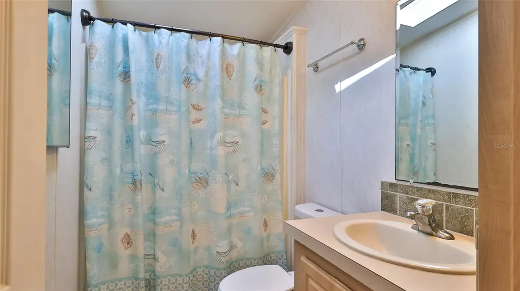 415 Sioux Boulevard Oak Hill FL 32759