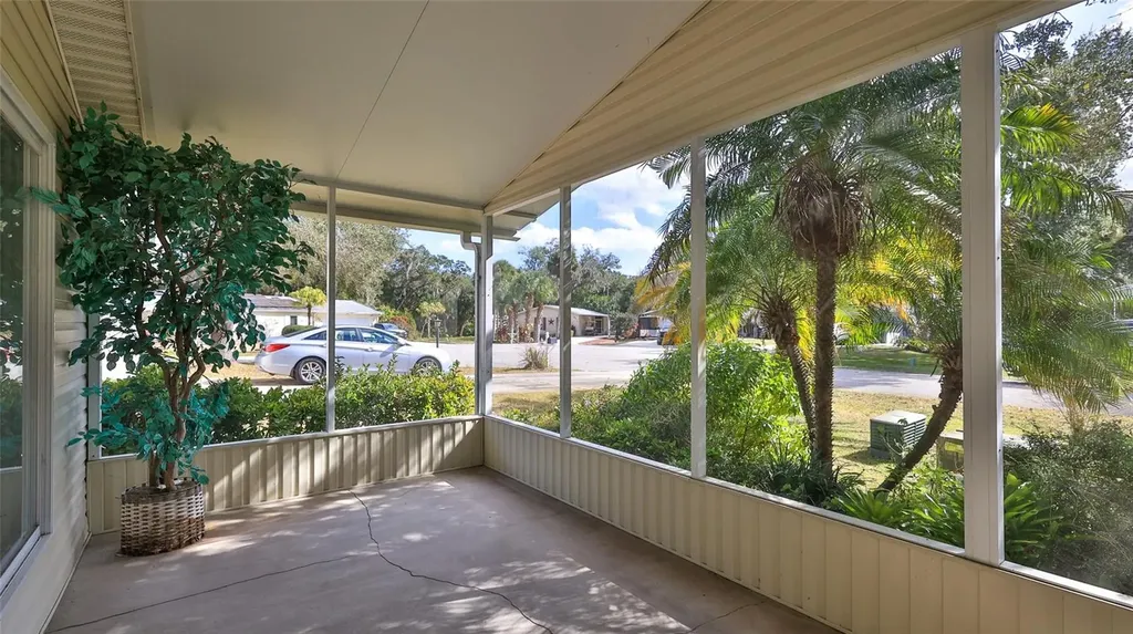 415 Sioux Boulevard Oak Hill FL 32759