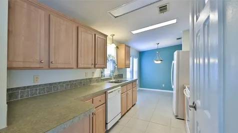 415 Sioux Boulevard Oak Hill FL 32759