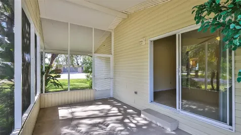 415 Sioux Boulevard Oak Hill FL 32759