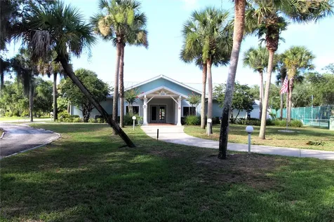 415 Sioux Boulevard Oak Hill FL 32759