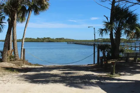 415 Sioux Boulevard Oak Hill FL 32759