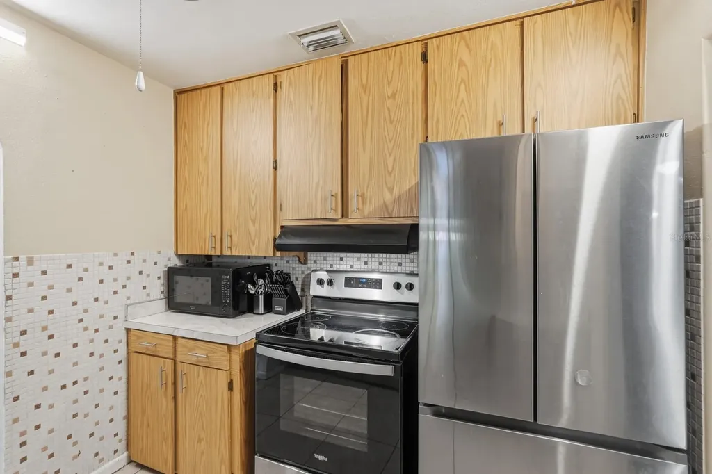 930 N Amelia Avenue Deland FL 32724