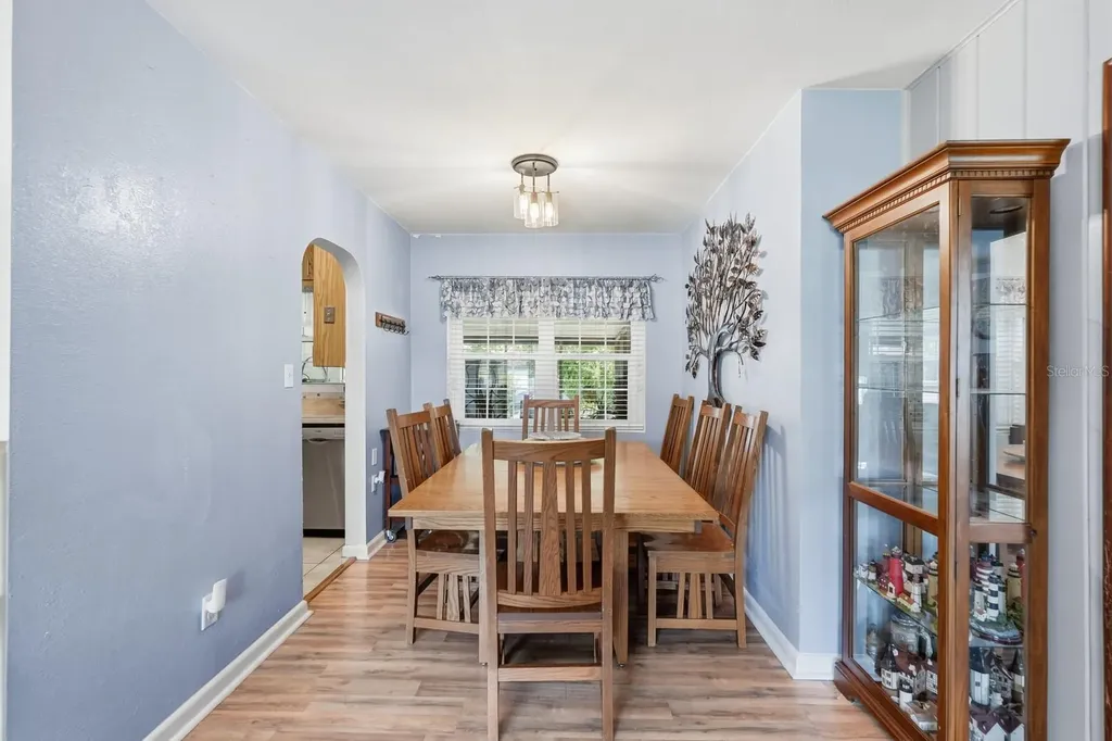 930 N Amelia Avenue Deland FL 32724