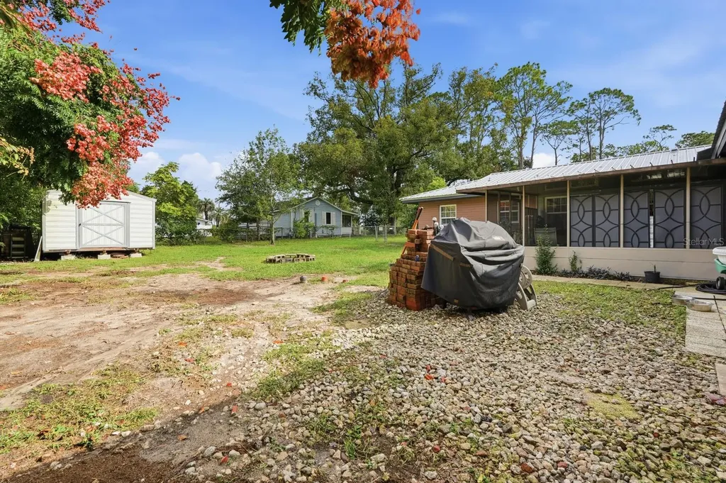 930 N Amelia Avenue Deland FL 32724