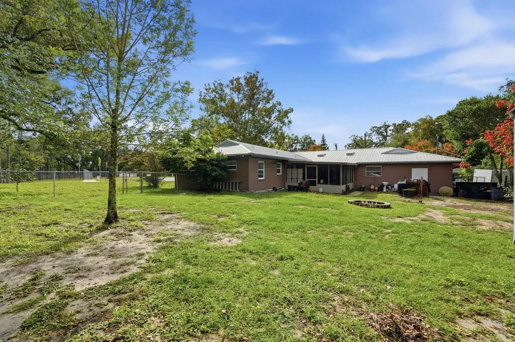 930 N Amelia Avenue Deland FL 32724