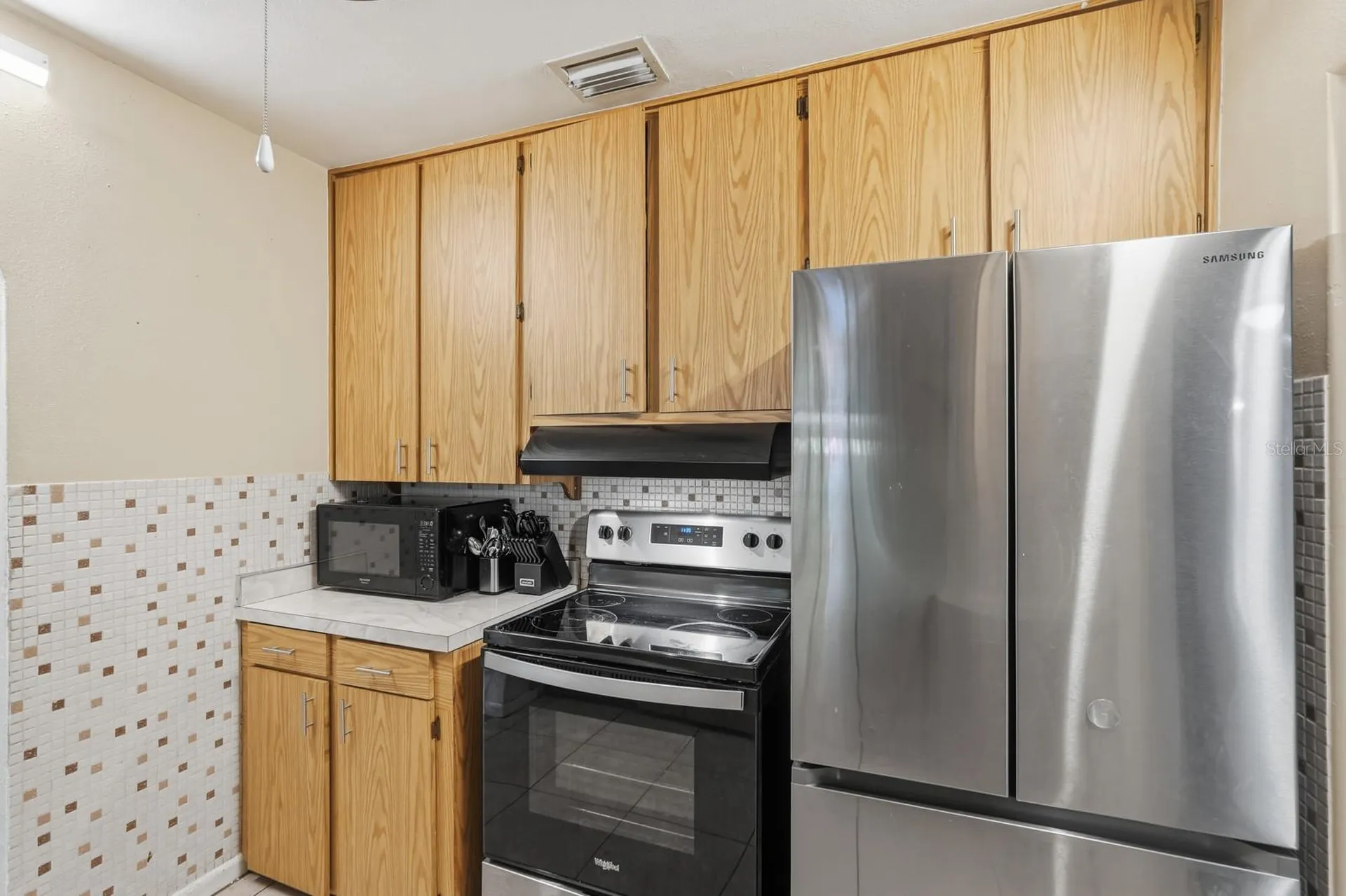 930 N Amelia Avenue Deland FL 32724