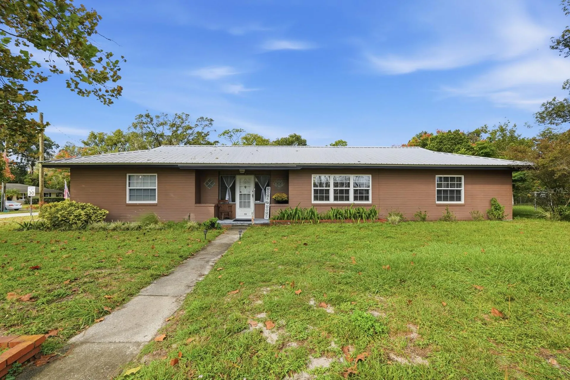 930 N Amelia Avenue Deland FL 32724