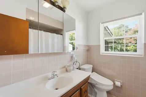 930 N Amelia Avenue Deland FL 32724