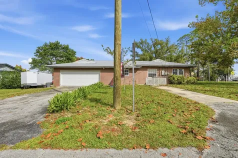 930 N Amelia Avenue Deland FL 32724