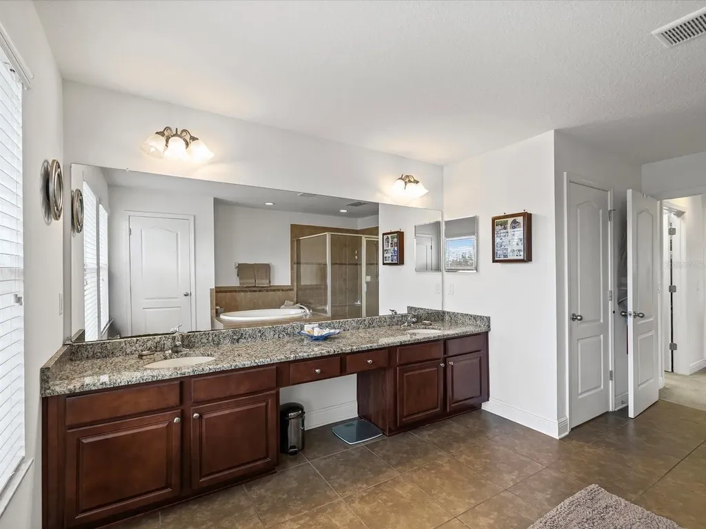 2214 Valterra Vista Way Valrico FL 33594