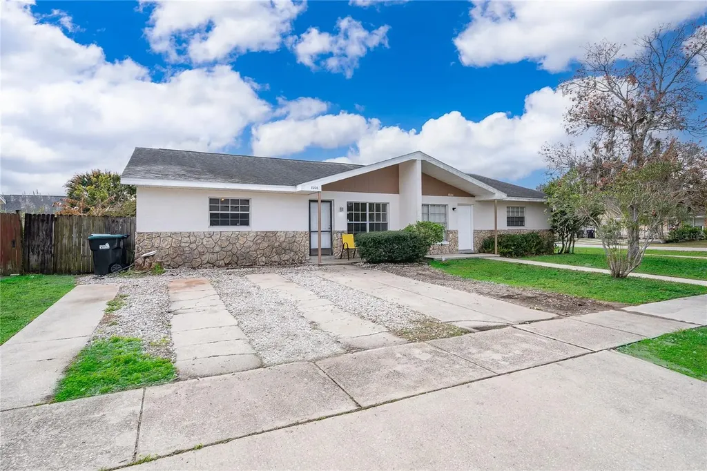8024 & 8026 Woodduck Drive Orlando FL 32825
