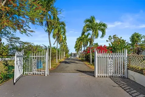 Km 1.1 466 Isabela PR 00662