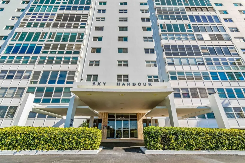 7200 Sunshine Skyway Lane S St Petersburg FL 33711