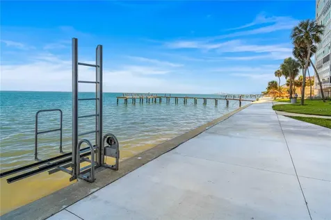 7200 Sunshine Skyway Lane S St Petersburg FL 33711