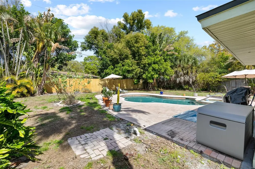 1806 Beverly Circle N Clearwater FL 33764