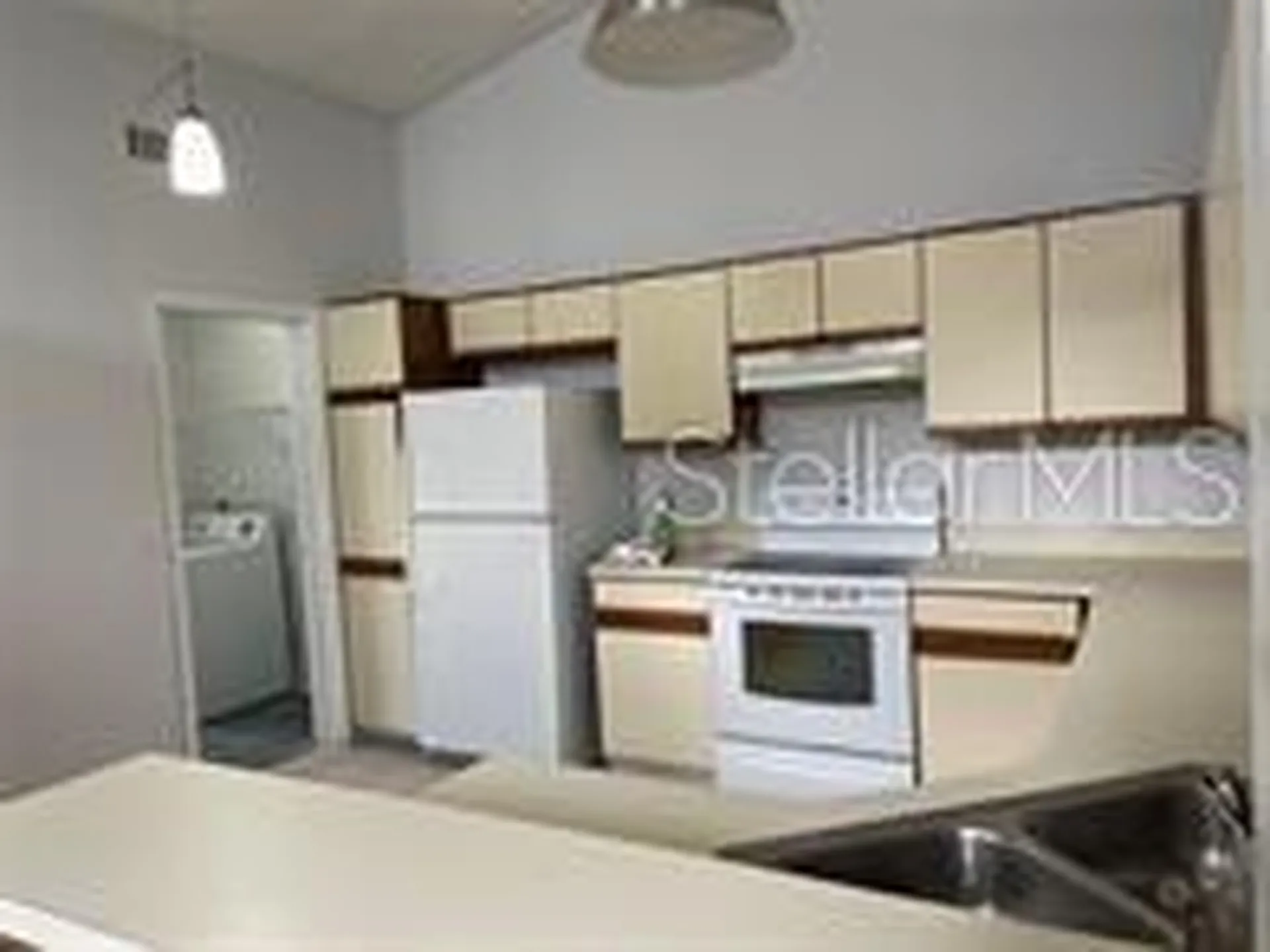 31 Lakepointe Circle Kissimmee FL 34743