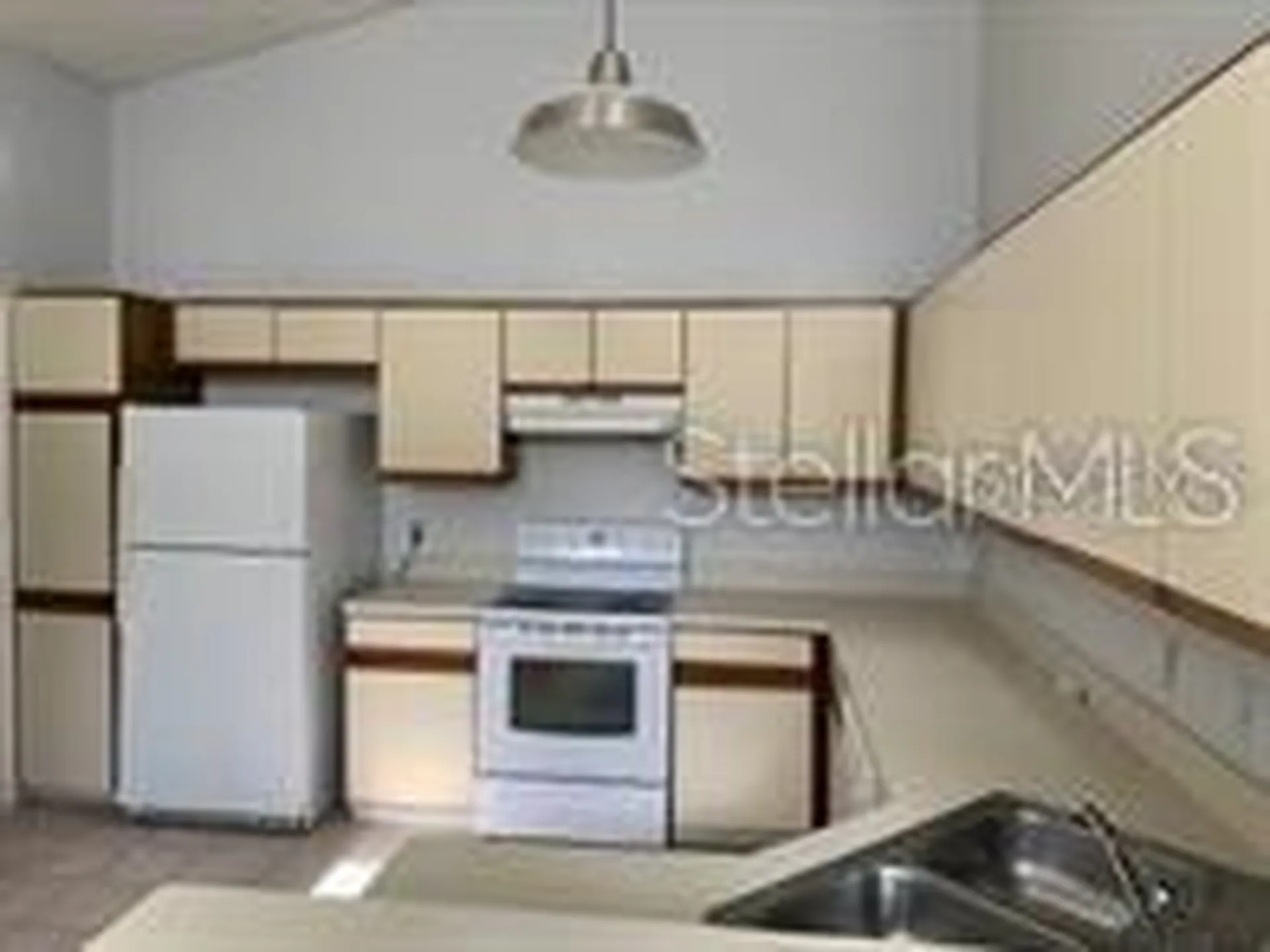 31 Lakepointe Circle Kissimmee FL 34743