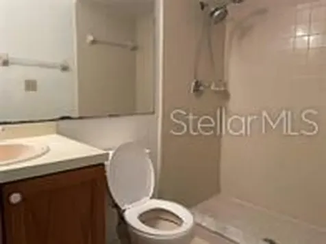 31 Lakepointe Circle Kissimmee FL 34743