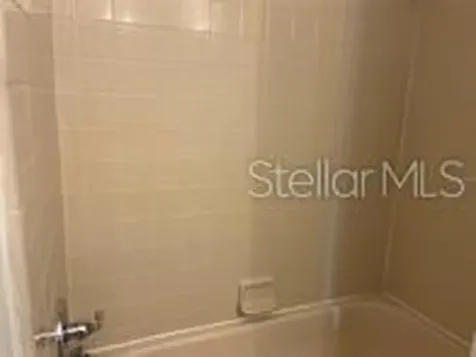 31 Lakepointe Circle Kissimmee FL 34743