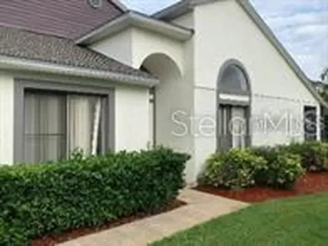 31 Lakepointe Circle Kissimmee FL 34743