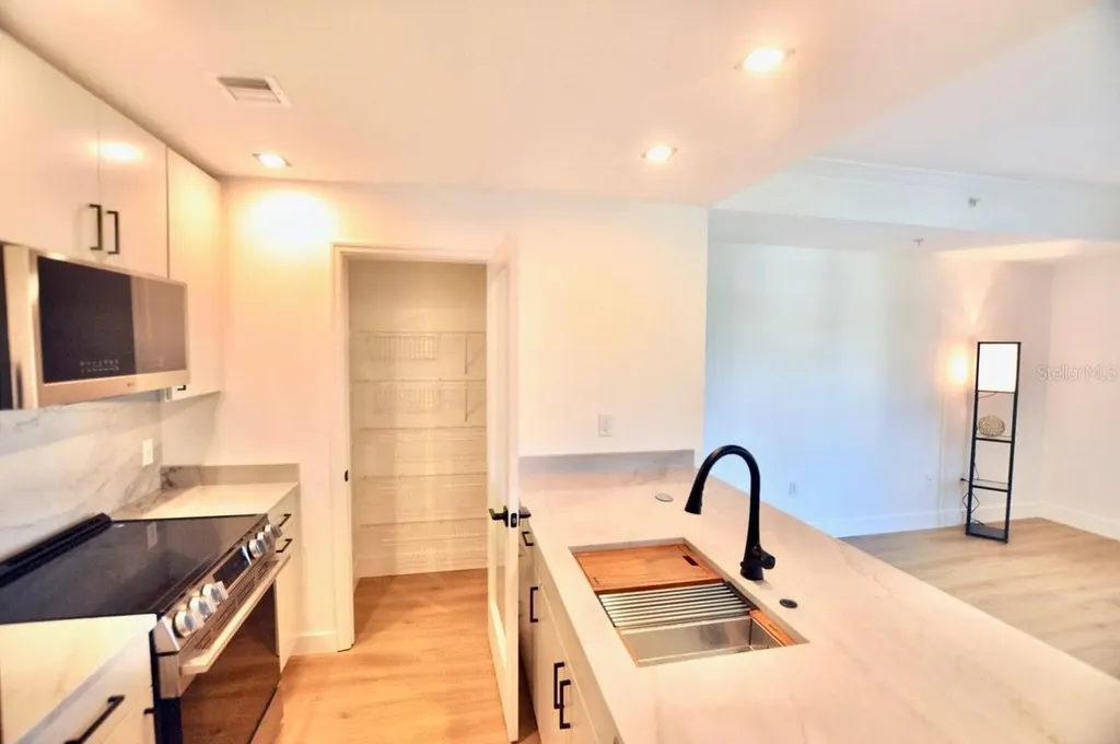 750 N Tamiami Trail Sarasota FL 34236
