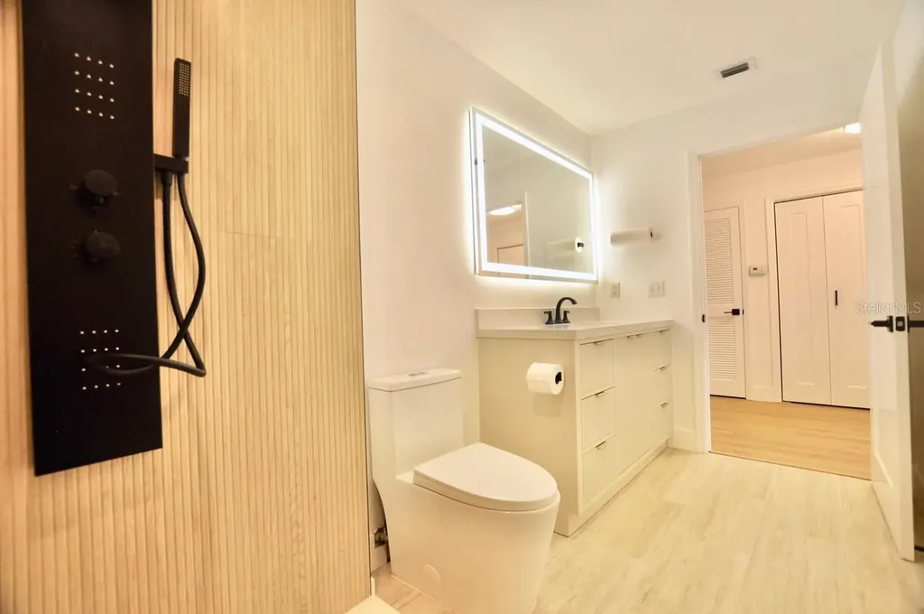 750 N Tamiami Trail Sarasota FL 34236
