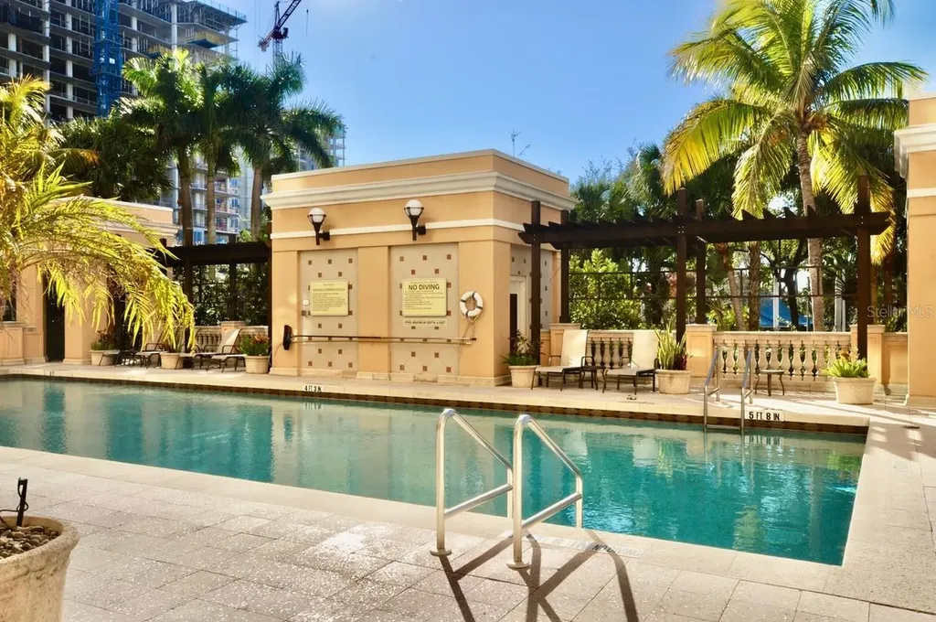 750 N Tamiami Trail Sarasota FL 34236