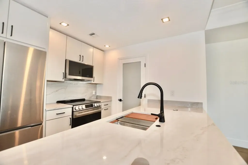 750 N Tamiami Trail Sarasota FL 34236