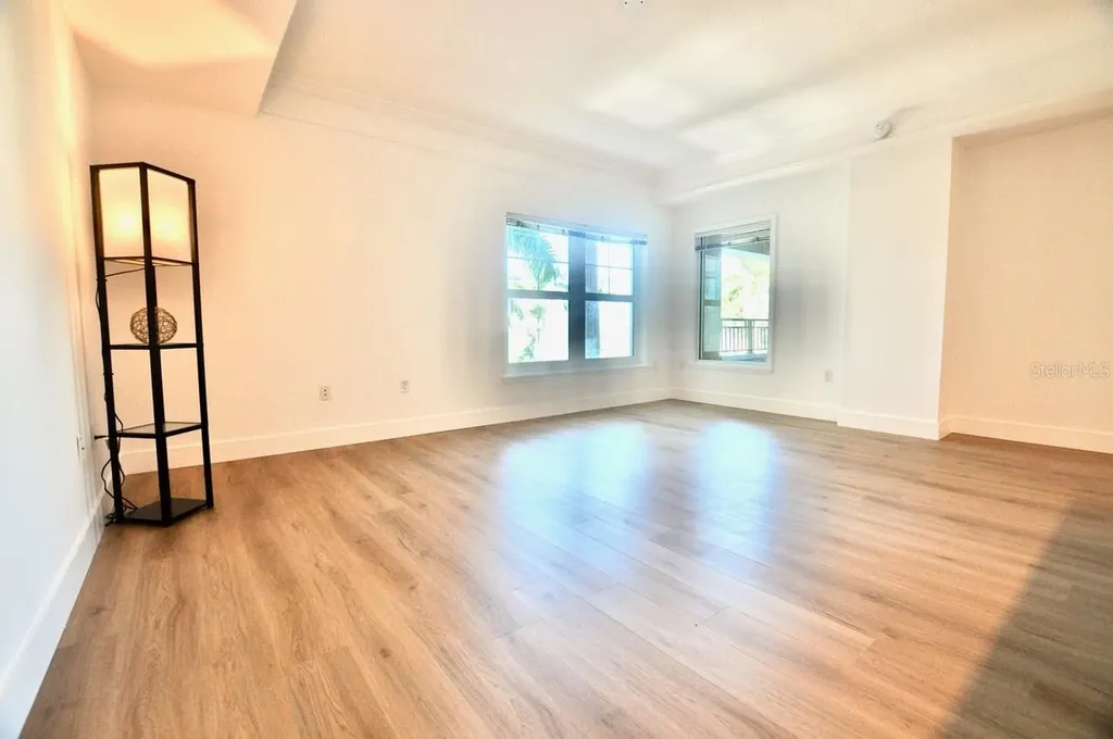 750 N Tamiami Trail Sarasota FL 34236
